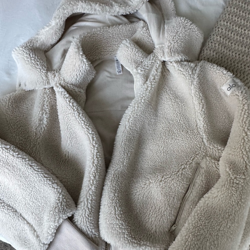 Alo Cream Sherpa Jacket